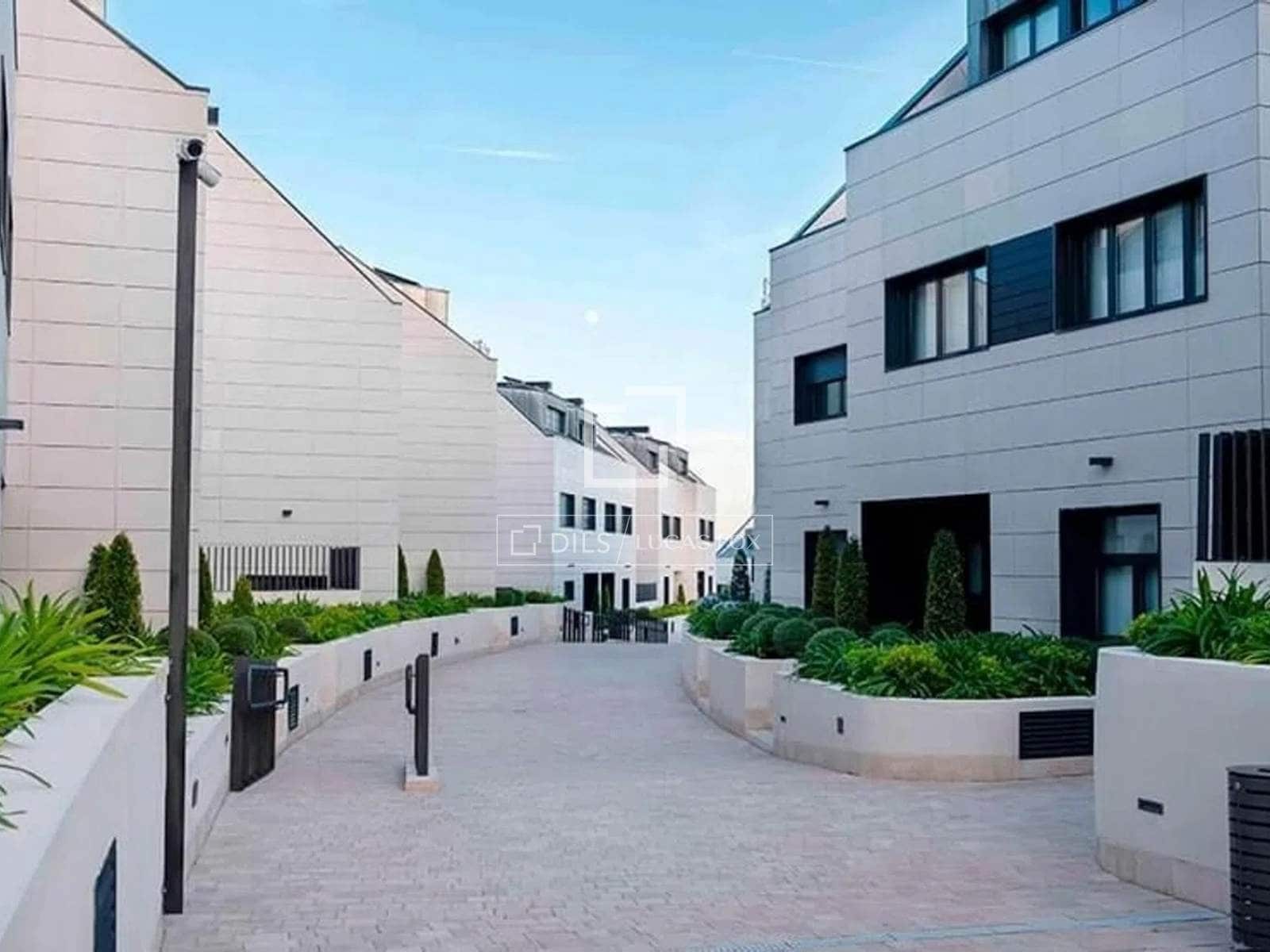 5 slaapkamer Villa te koop in La Moraleja met zwembad garage - € 2.425.000 (Ref: 9987137)