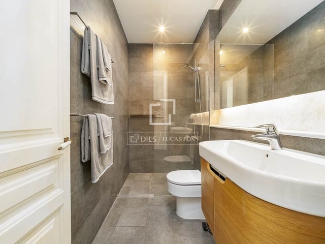 2 bedroom Apartment for sale in Barcelona city - € 485,000 (Ref: 9987139)