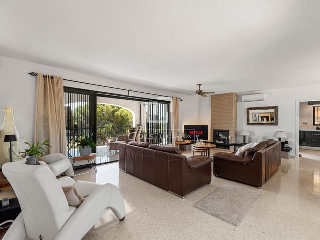 4 soveværelse Villa til salg i Alfaz del Pi / L'Alfàs del Pi med swimmingpool garage - € 1.399.000 (Ref: 9987311)