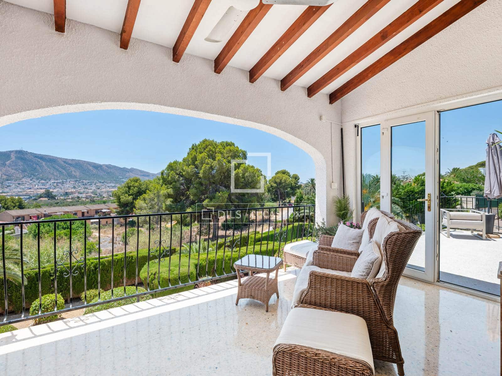 4 soveværelse Villa til salg i Alfaz del Pi / L'Alfas del Pi med swimmingpool garage - € 1.399.000 (Ref: 9987311)