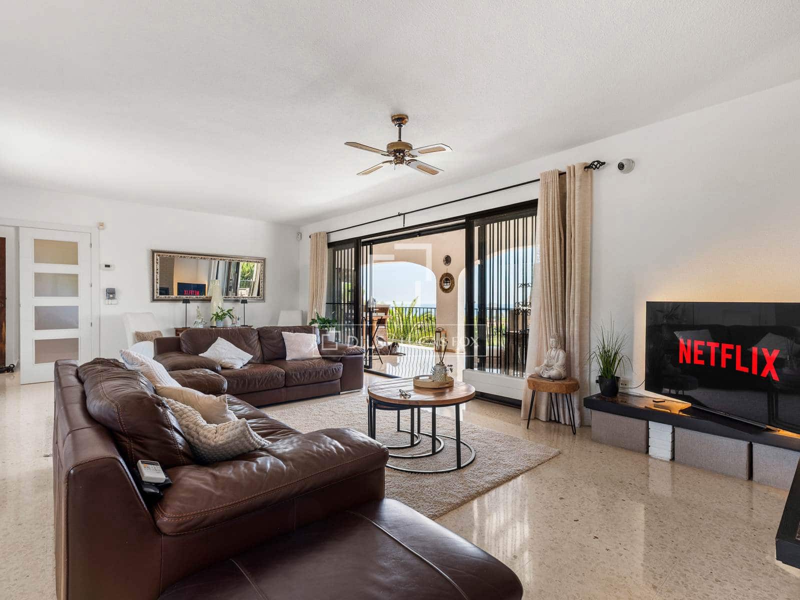 4 soveværelse Villa til salg i Alfaz del Pi / L'Alfas del Pi med swimmingpool garage - € 1.399.000 (Ref: 9987311)