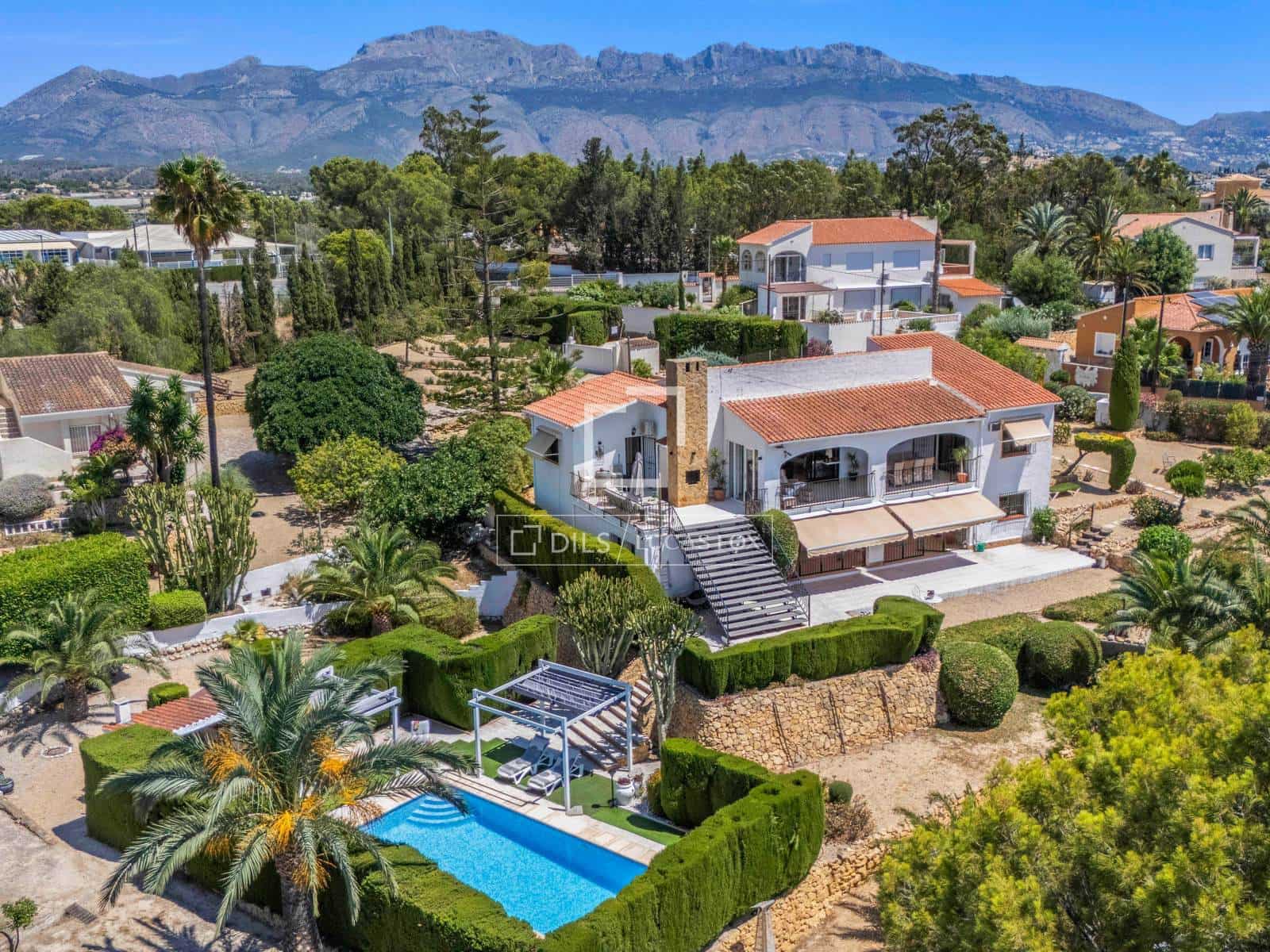 4 soveværelse Villa til salg i Alfaz del Pi / L'Alfas del Pi med swimmingpool garage - € 1.399.000 (Ref: 9987311)