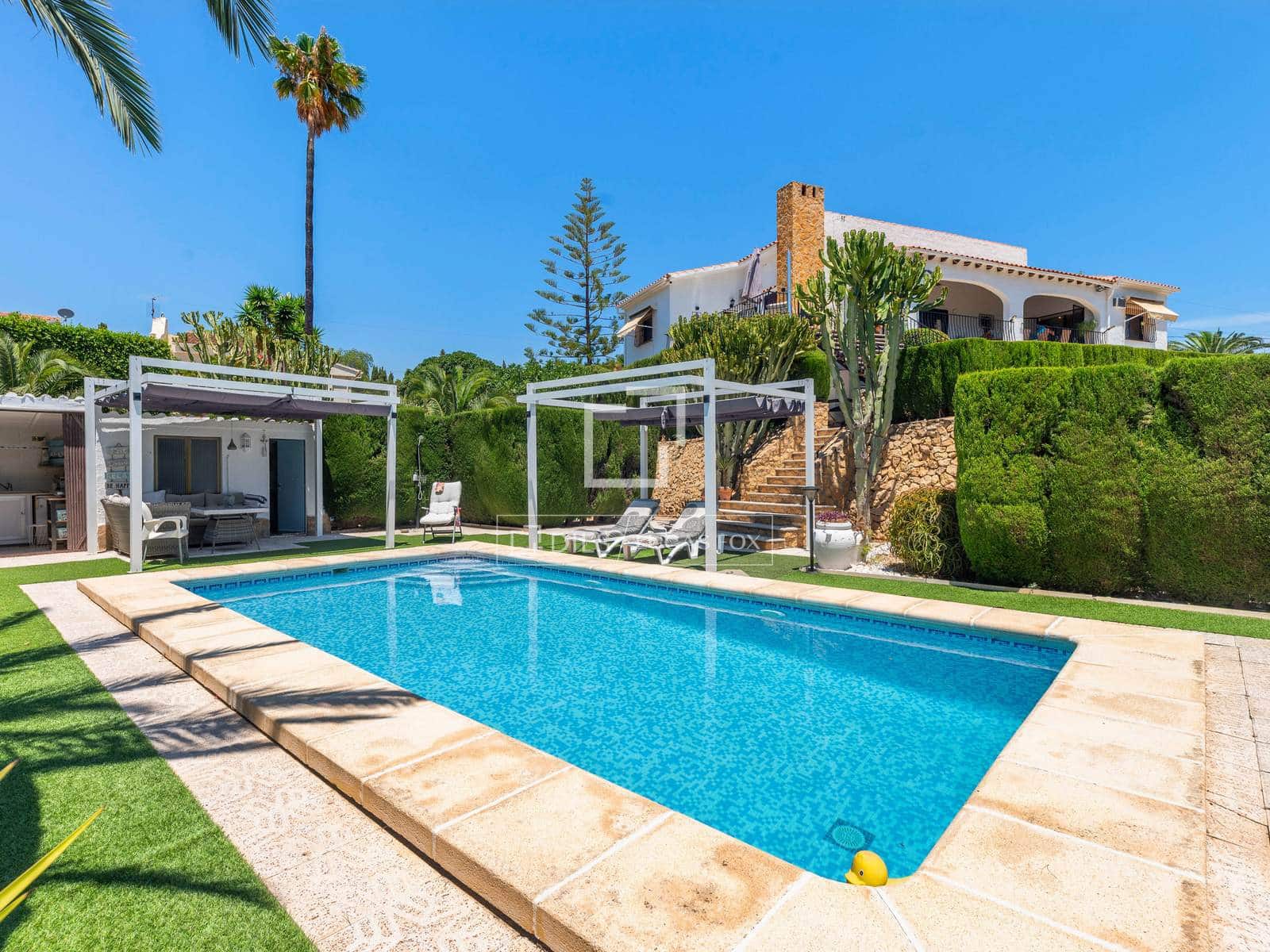 4 soveværelse Villa til salg i Alfaz del Pi / L'Alfas del Pi med swimmingpool garage - € 1.399.000 (Ref: 9987311)