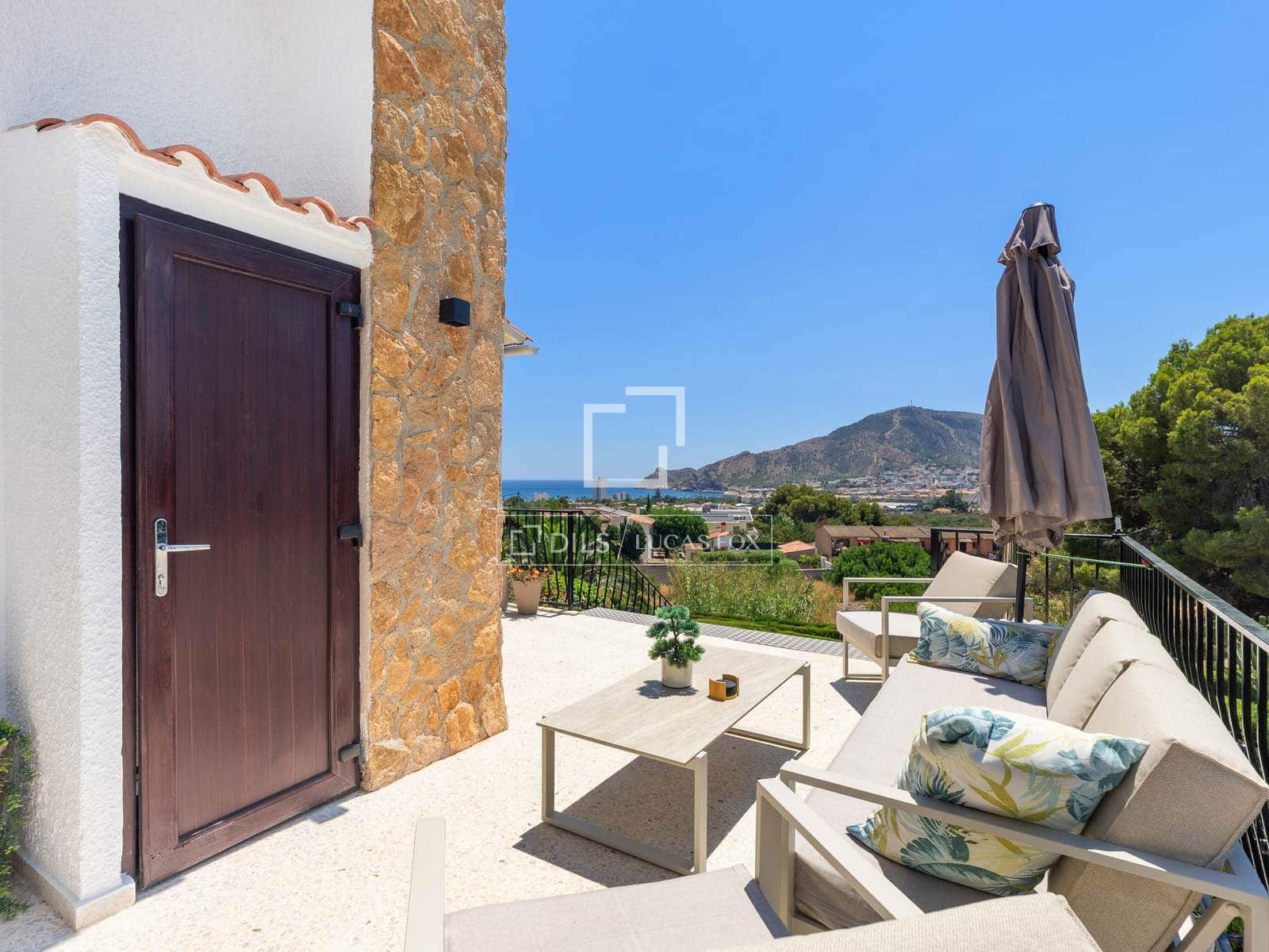 4 soveværelse Villa til salg i Alfaz del Pi / L'Alfas del Pi med swimmingpool garage - € 1.399.000 (Ref: 9987311)
