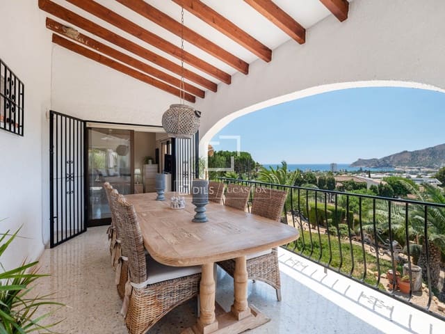 4 soveværelse Villa til salg i Alfaz del Pi / L'Alfàs del Pi med swimmingpool garage - € 1.399.000 (Ref: 9987311)