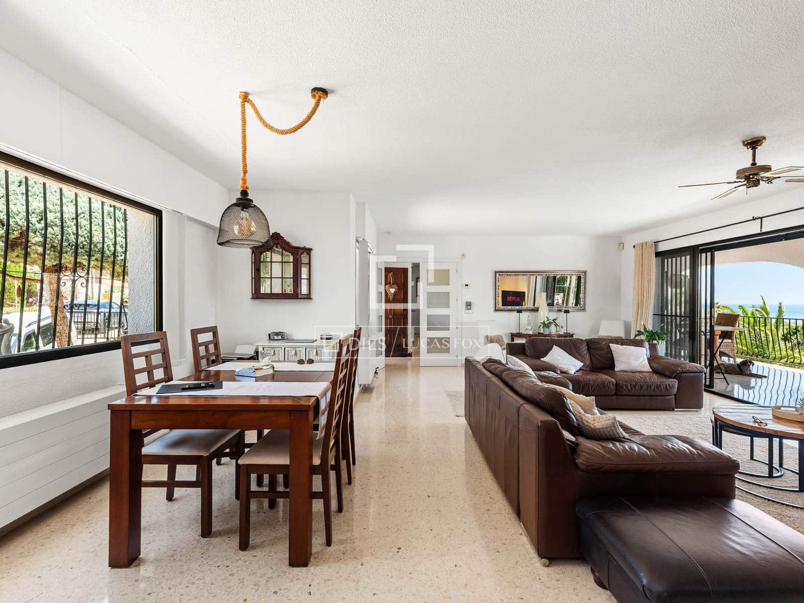 4 soveværelse Villa til salg i Alfaz del Pi / L'Alfas del Pi med swimmingpool garage - € 1.399.000 (Ref: 9987311)