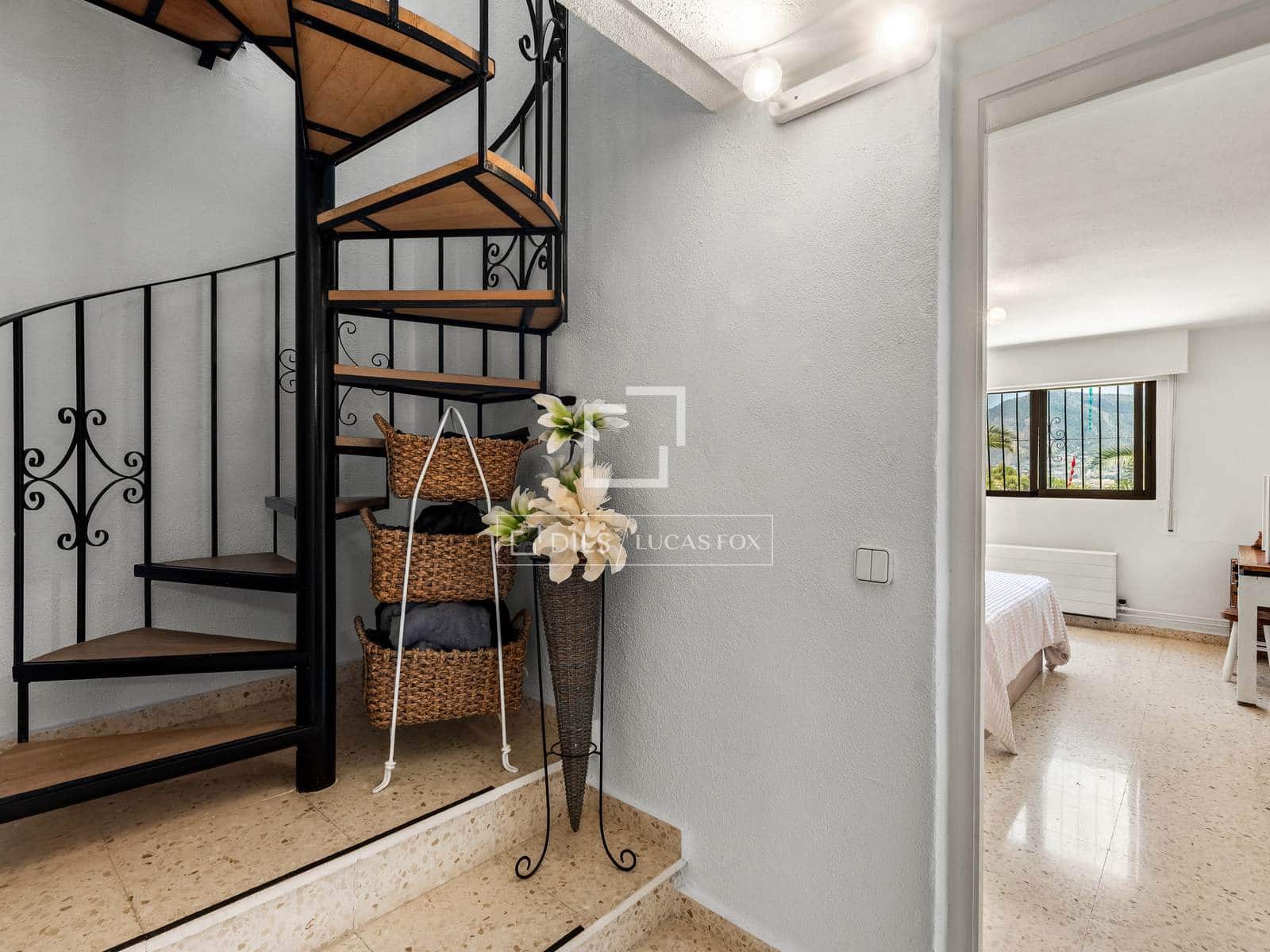4 soveværelse Villa til salg i Alfaz del Pi / L'Alfas del Pi med swimmingpool garage - € 1.399.000 (Ref: 9987311)