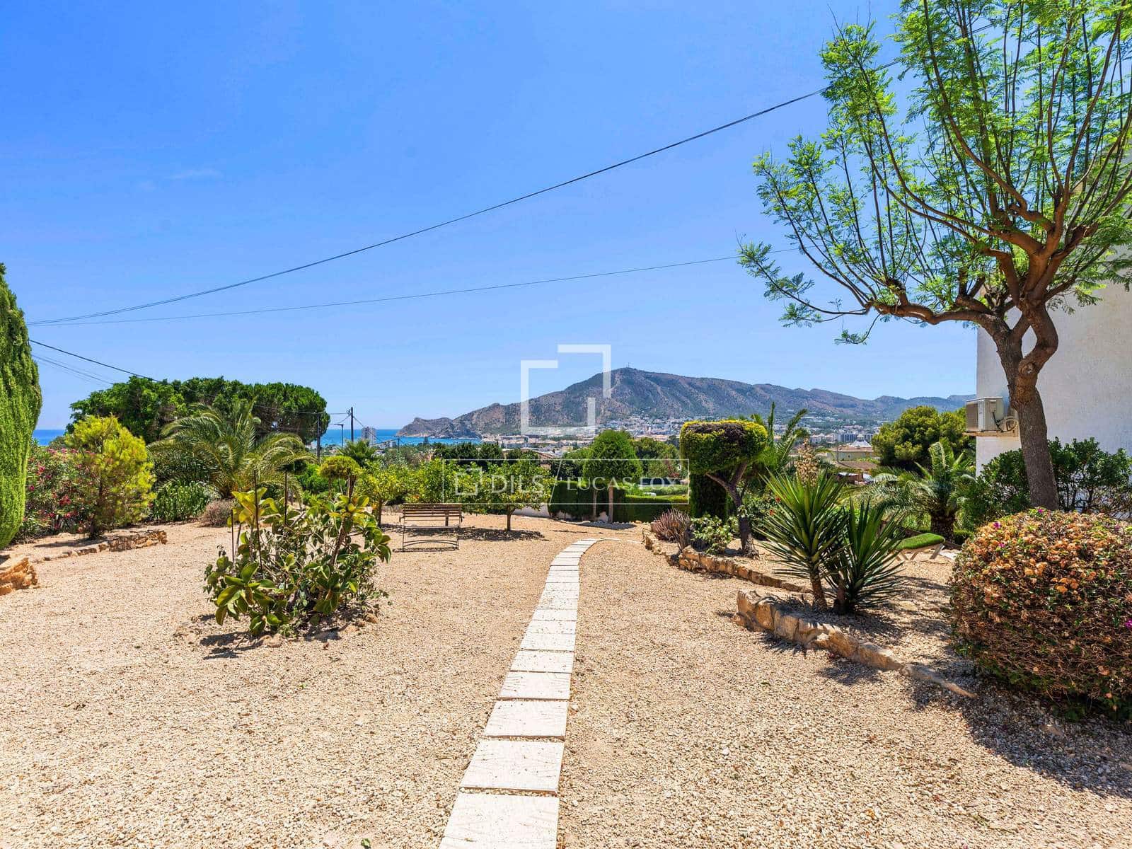 4 soveværelse Villa til salg i Alfaz del Pi / L'Alfas del Pi med swimmingpool garage - € 1.399.000 (Ref: 9987311)