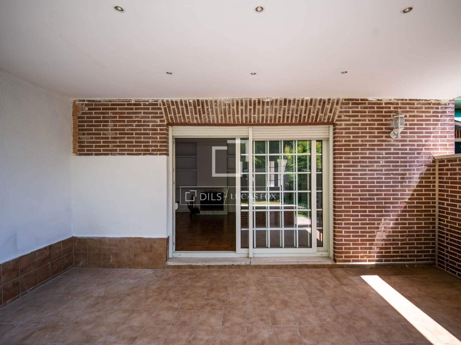 4 slaapkamer Villa te huur in Alcobendas met zwembad garage - € 3.500 (Ref: 9987312)