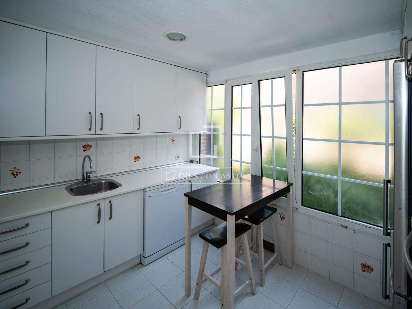 4 slaapkamer Villa te huur in Alcobendas met zwembad garage - € 3.500 (Ref: 9987312)