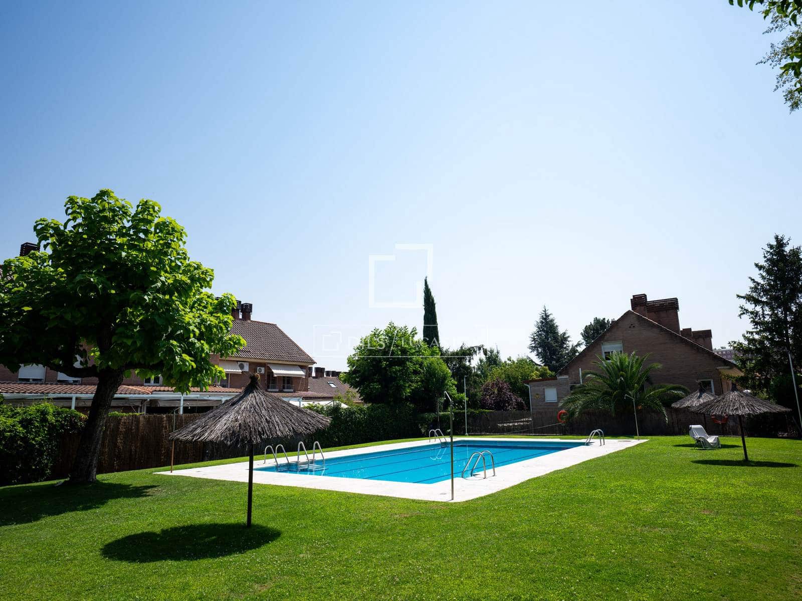4 slaapkamer Villa te huur in Alcobendas met zwembad garage - € 3.500 (Ref: 9987312)