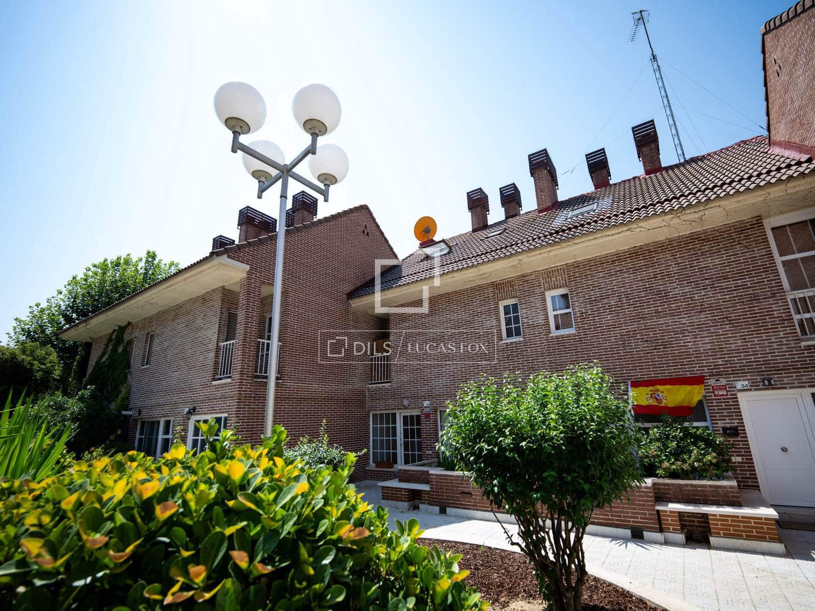 4 slaapkamer Villa te huur in Alcobendas met zwembad garage - € 3.500 (Ref: 9987312)