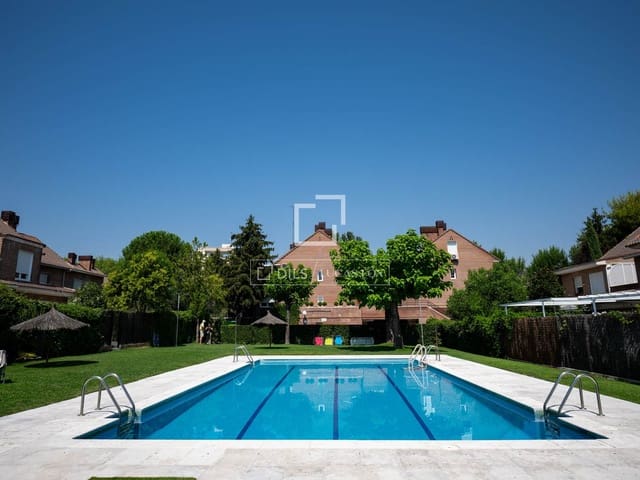 4 slaapkamer Villa te huur in Alcobendas - € 3.500 (Ref: 9987312)
