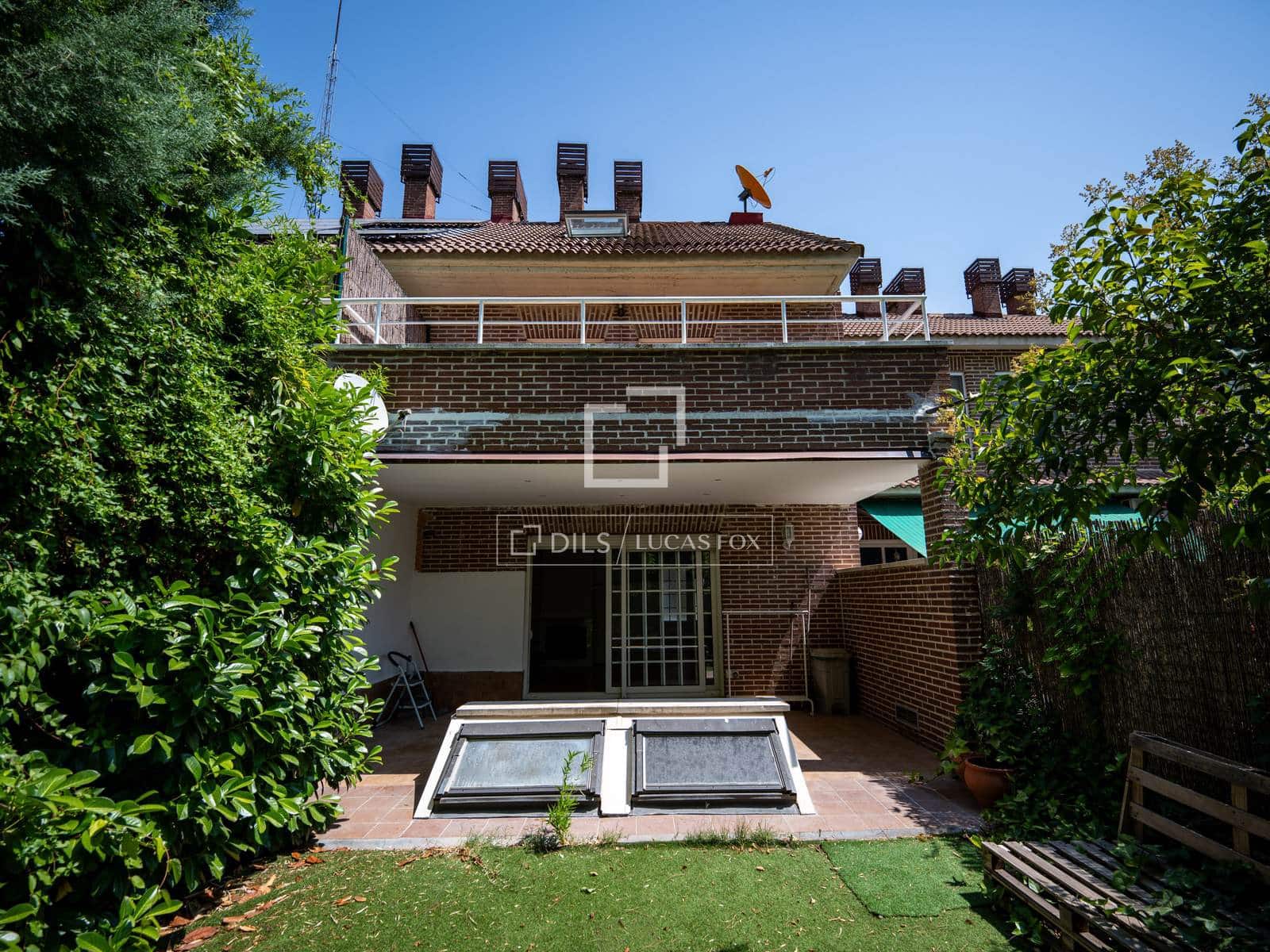 4 slaapkamer Villa te huur in Alcobendas met zwembad garage - € 3.500 (Ref: 9987312)