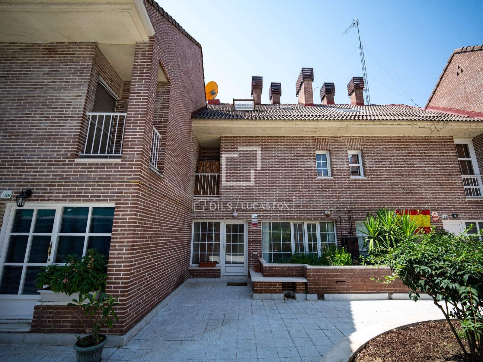 4 slaapkamer Villa te huur in Alcobendas met zwembad garage - € 3.500 (Ref: 9987312)