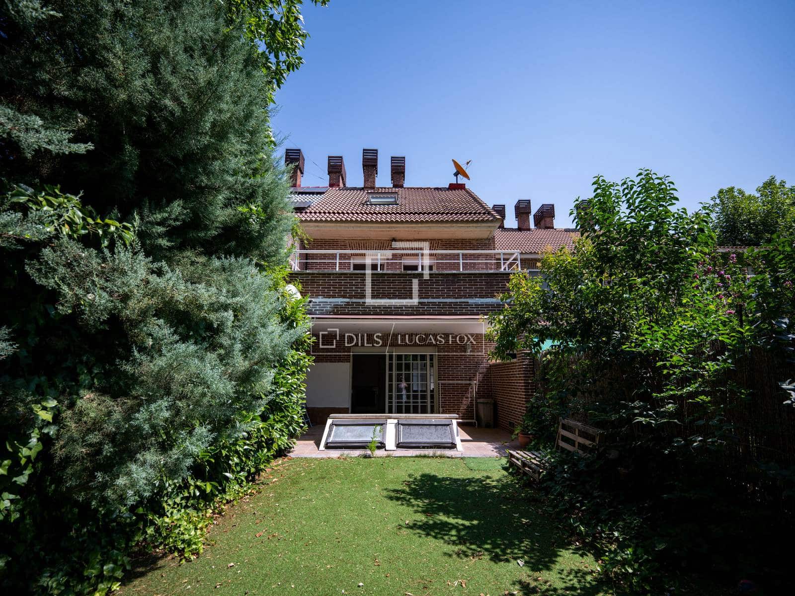 4 slaapkamer Villa te huur in Alcobendas met zwembad garage - € 3.500 (Ref: 9987312)