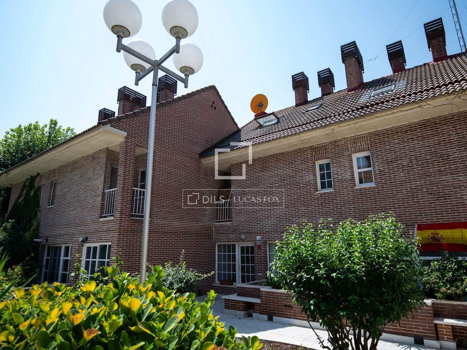 4 slaapkamer Villa te huur in Alcobendas met zwembad garage - € 3.500 (Ref: 9987312)