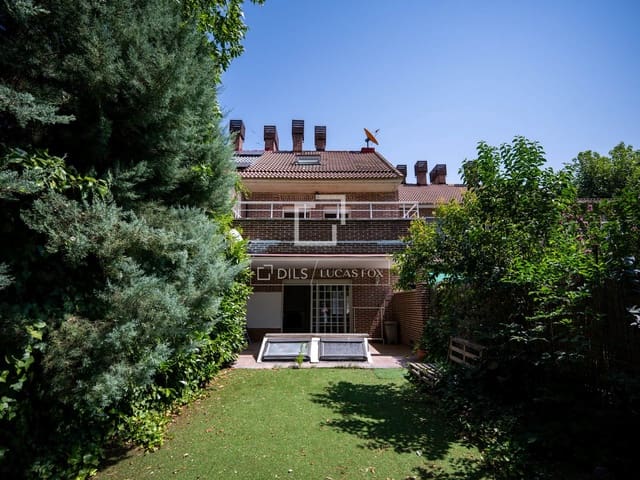 4 slaapkamer Villa te huur in Alcobendas - € 3.500 (Ref: 9987312)