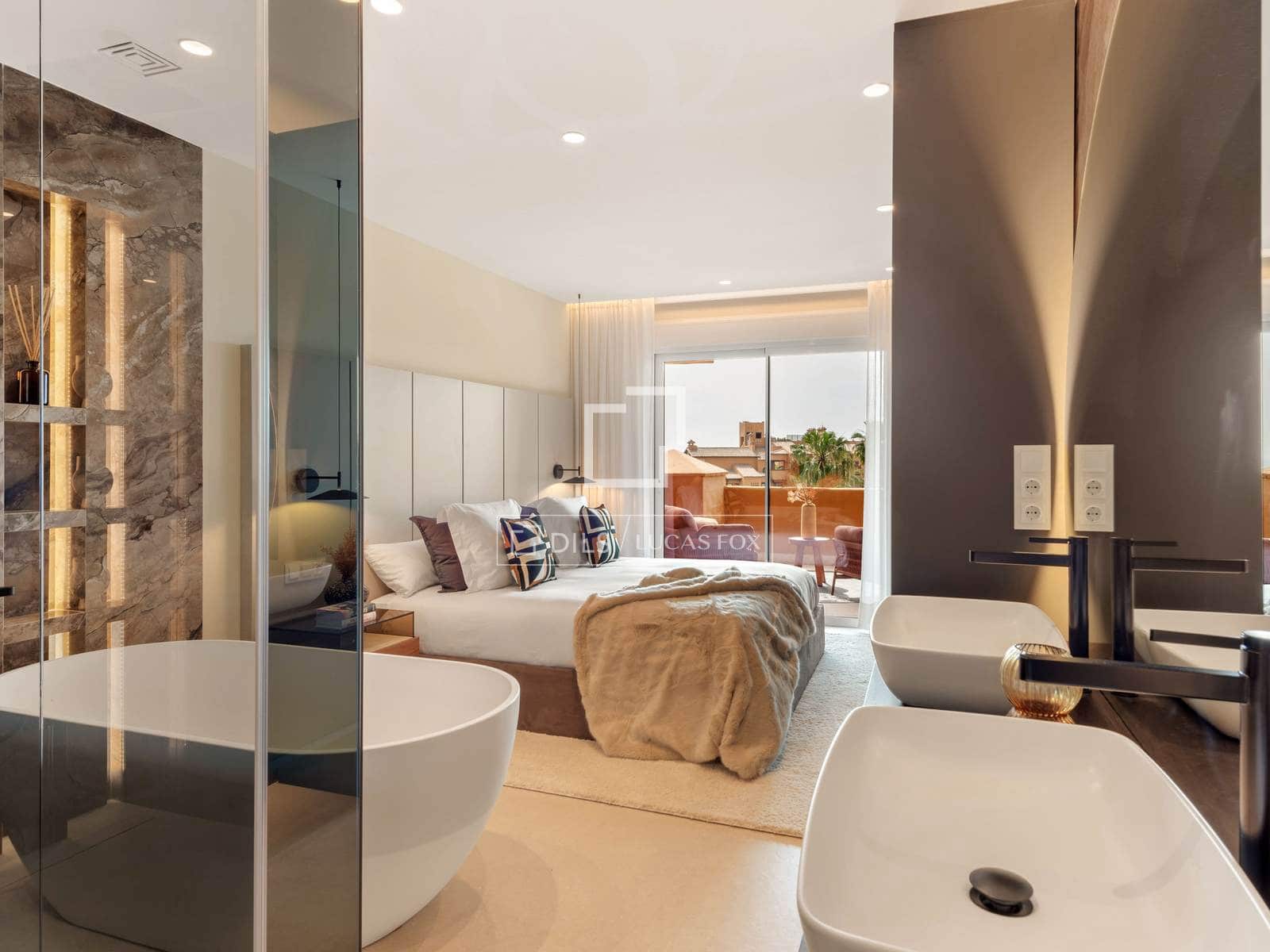 3 slaapkamer Appartement te koop in New Golden Mile met zwembad garage - € 2.395.000 (Ref: 9989429)