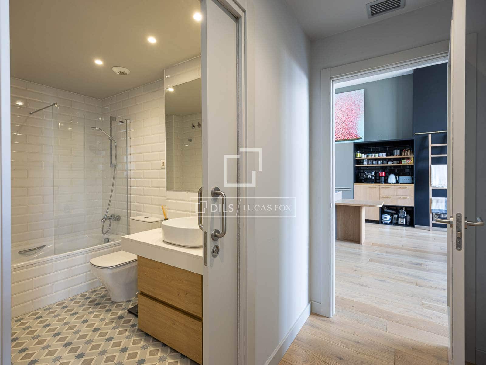 2 soveværelse Penthouse til salg i Barcelona by med swimmingpool garage - € 1.695.000 (Ref: 9989831)