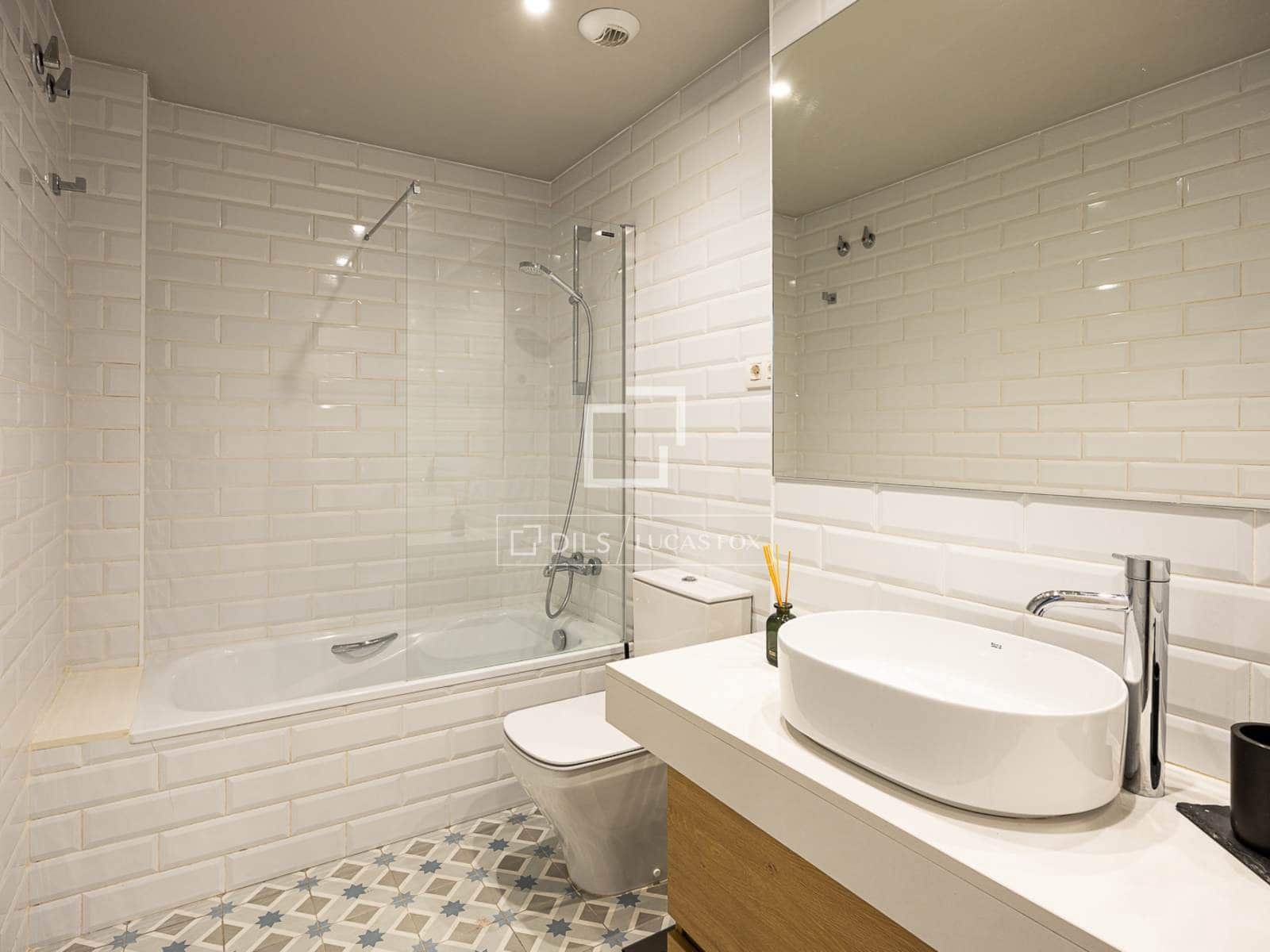 2 soveværelse Penthouse til salg i Barcelona by med swimmingpool garage - € 1.695.000 (Ref: 9989831)