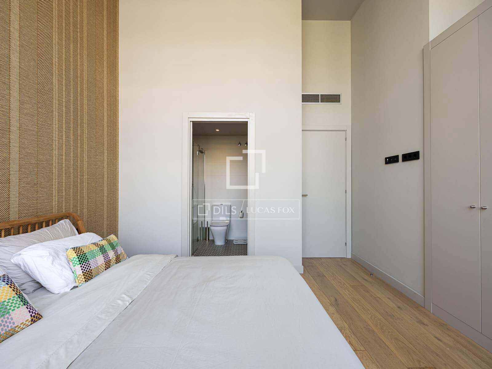 2 soveværelse Penthouse til salg i Barcelona by med swimmingpool garage - € 1.695.000 (Ref: 9989831)