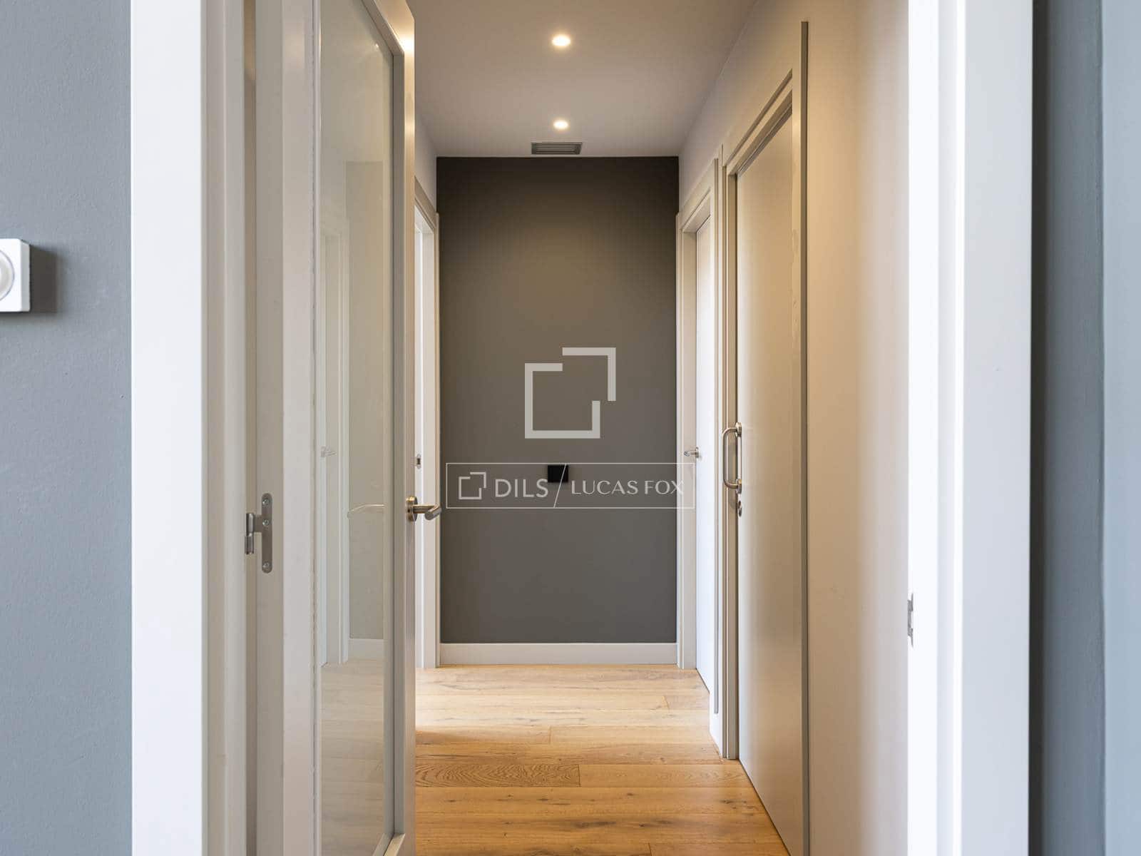 2 soveværelse Penthouse til salg i Barcelona by med swimmingpool garage - € 1.695.000 (Ref: 9989831)