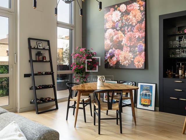 2 soveværelse Penthouse til salg i Barcelona by med swimmingpool garage - € 1.695.000 (Ref: 9989831)