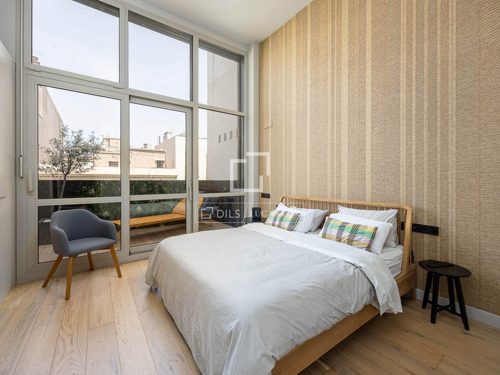 2 soveværelse Penthouse til salg i Barcelona by med swimmingpool garage - € 1.695.000 (Ref: 9989831)