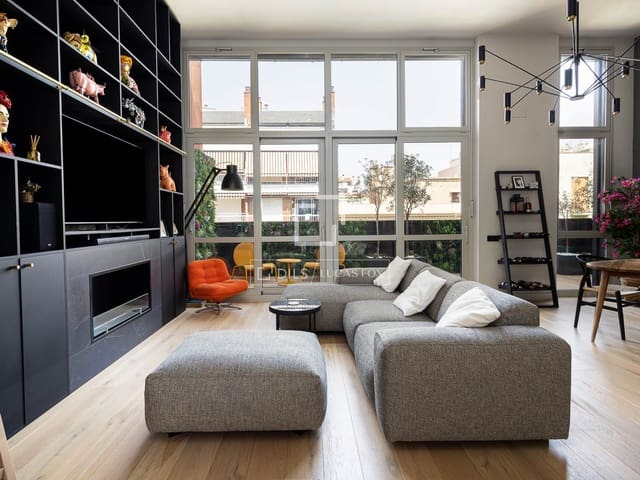 2 soveværelse Penthouse til salg i Barcelona by med swimmingpool garage - € 1.695.000 (Ref: 9989831)