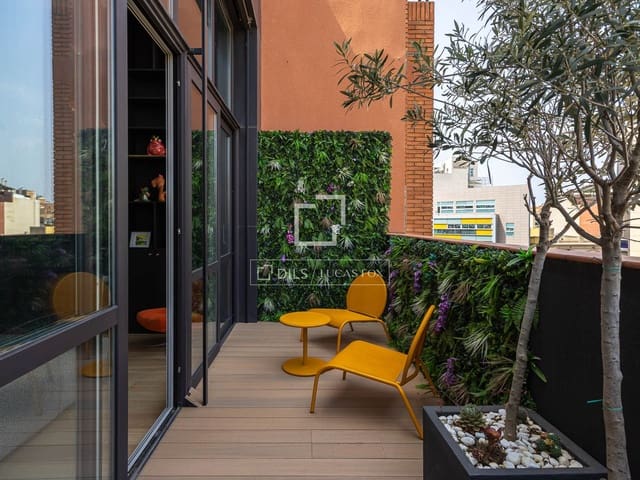 2 soveværelse Penthouse til salg i Barcelona by med swimmingpool garage - € 1.695.000 (Ref: 9989831)