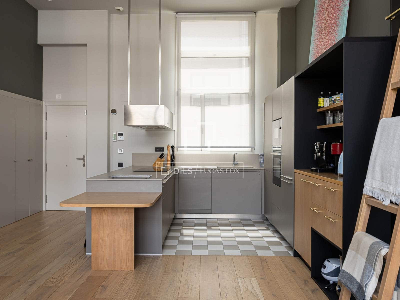 2 soveværelse Penthouse til salg i Barcelona by med swimmingpool garage - € 1.695.000 (Ref: 9989831)