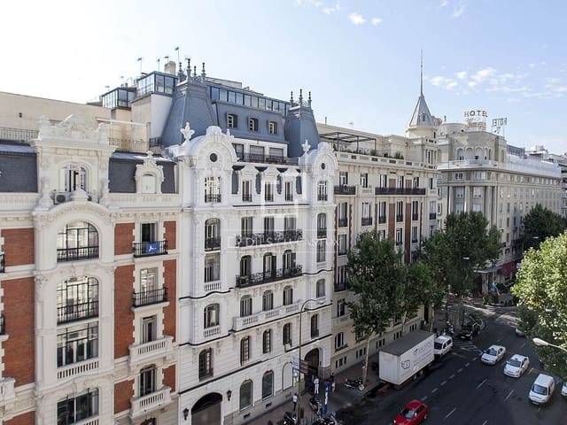 3 soveværelse Lejlighed til salg i Recoletos, Madrid by - € 3.580.000 (Ref: 9989962)
