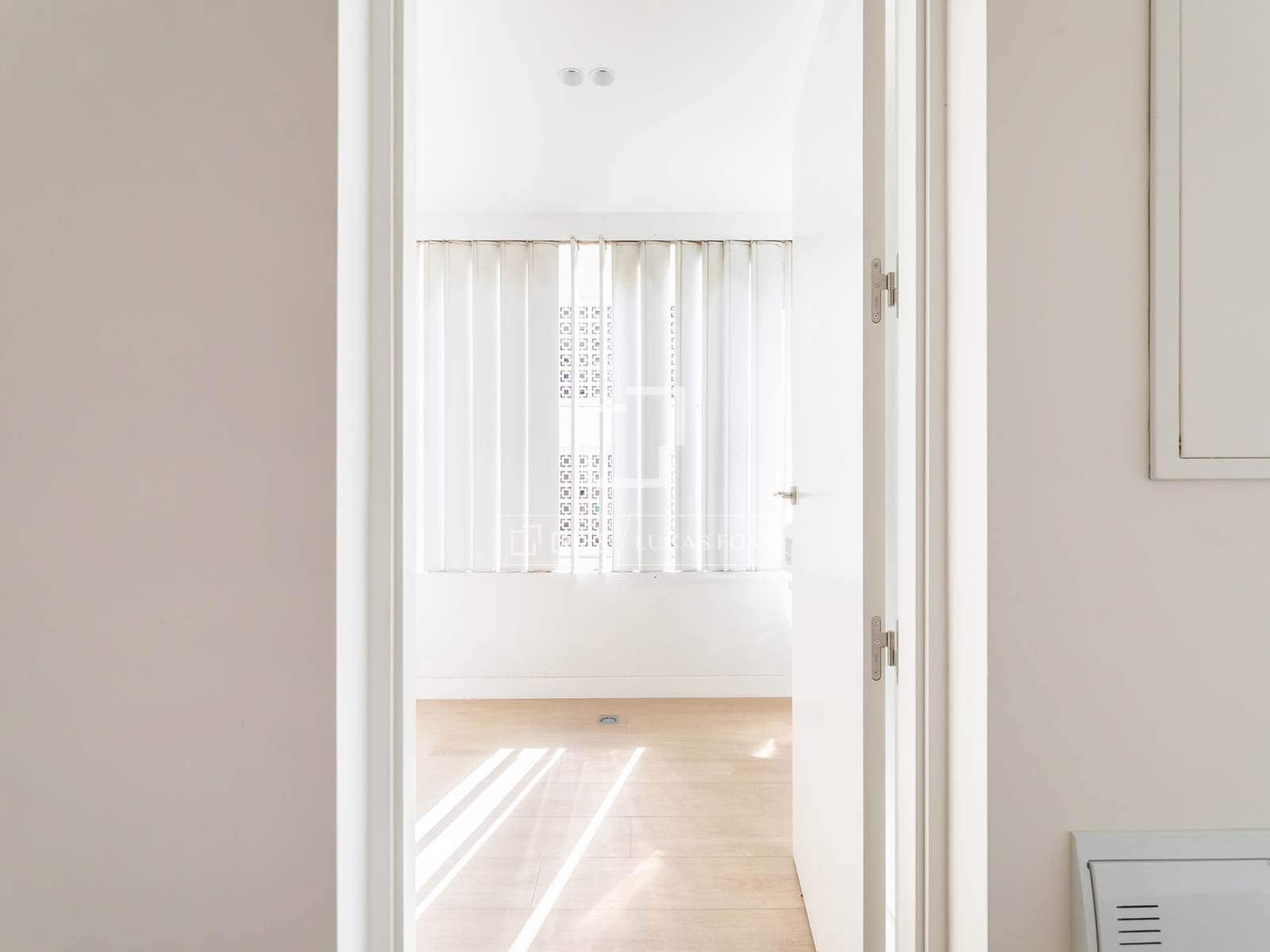 Apartamento de 3 habitaciones en Madrid ciudad en venta con piscina garaje - 1.230.000 € (Ref: 9990892)