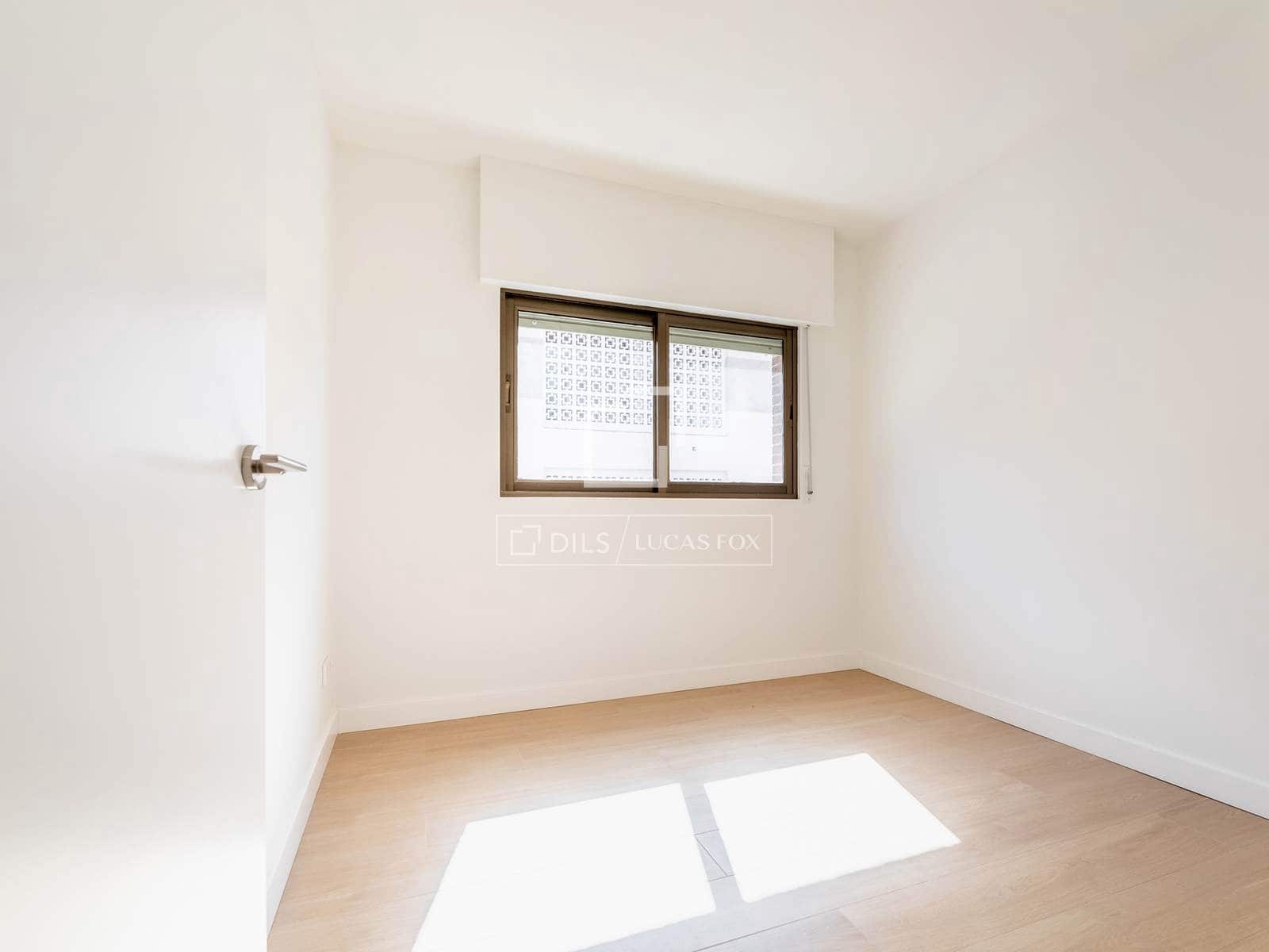 Apartamento de 3 habitaciones en Madrid ciudad en venta con piscina garaje - 1.230.000 € (Ref: 9990892)