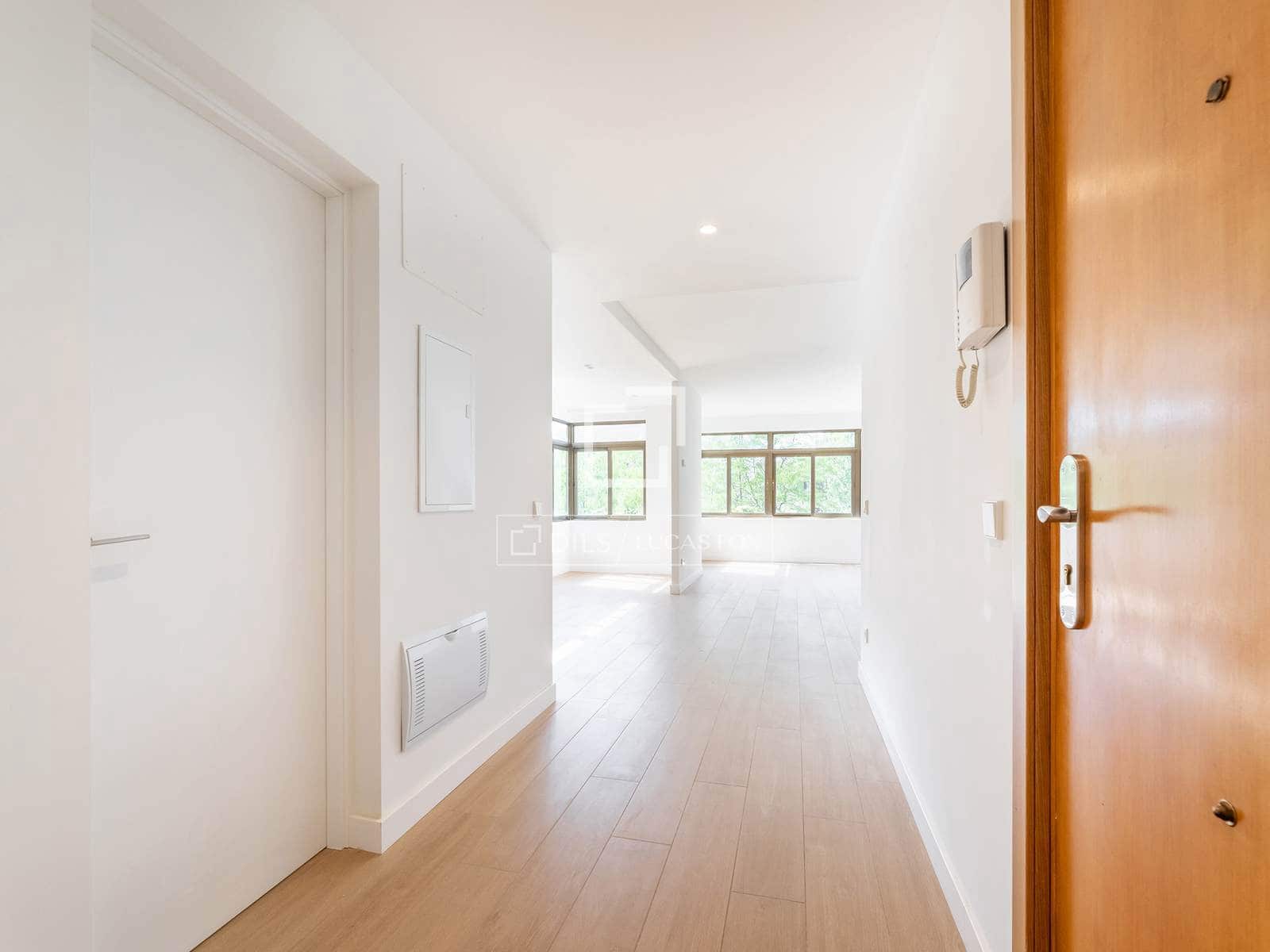 Apartamento de 3 habitaciones en Madrid ciudad en venta con piscina garaje - 1.230.000 € (Ref: 9990892)