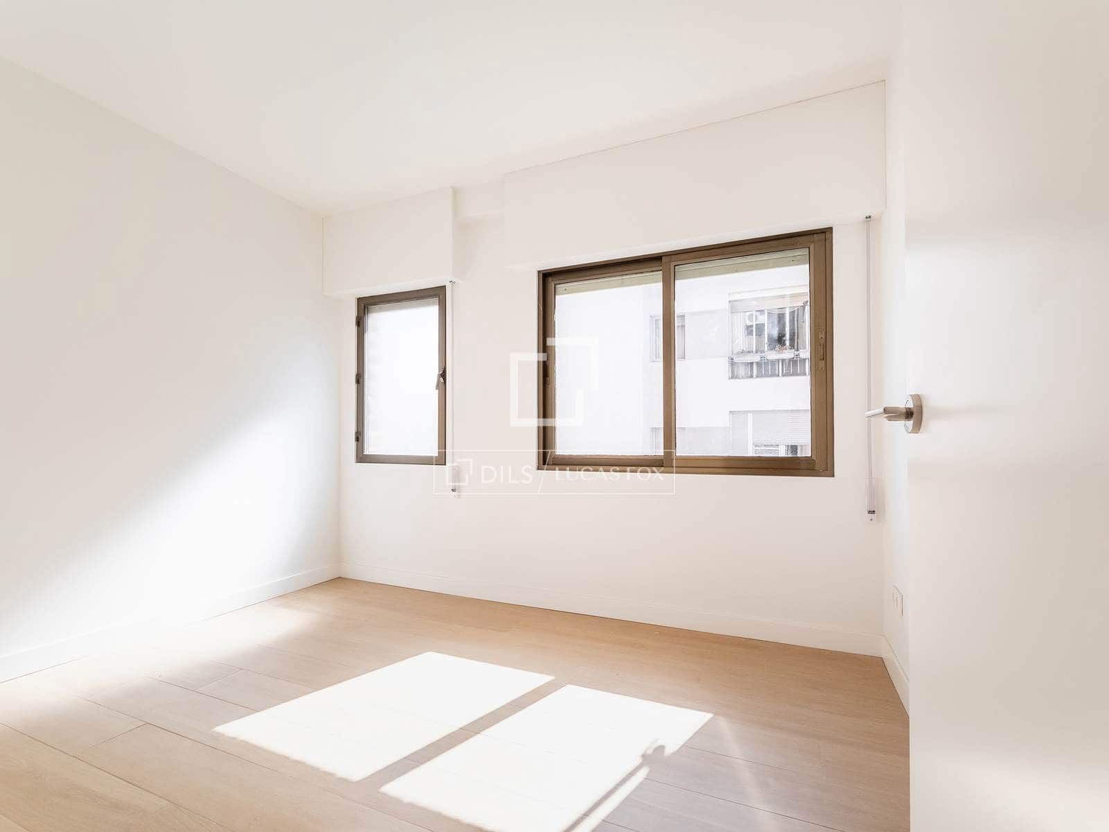 Apartamento de 3 habitaciones en Madrid ciudad en venta con piscina garaje - 1.230.000 € (Ref: 9990892)