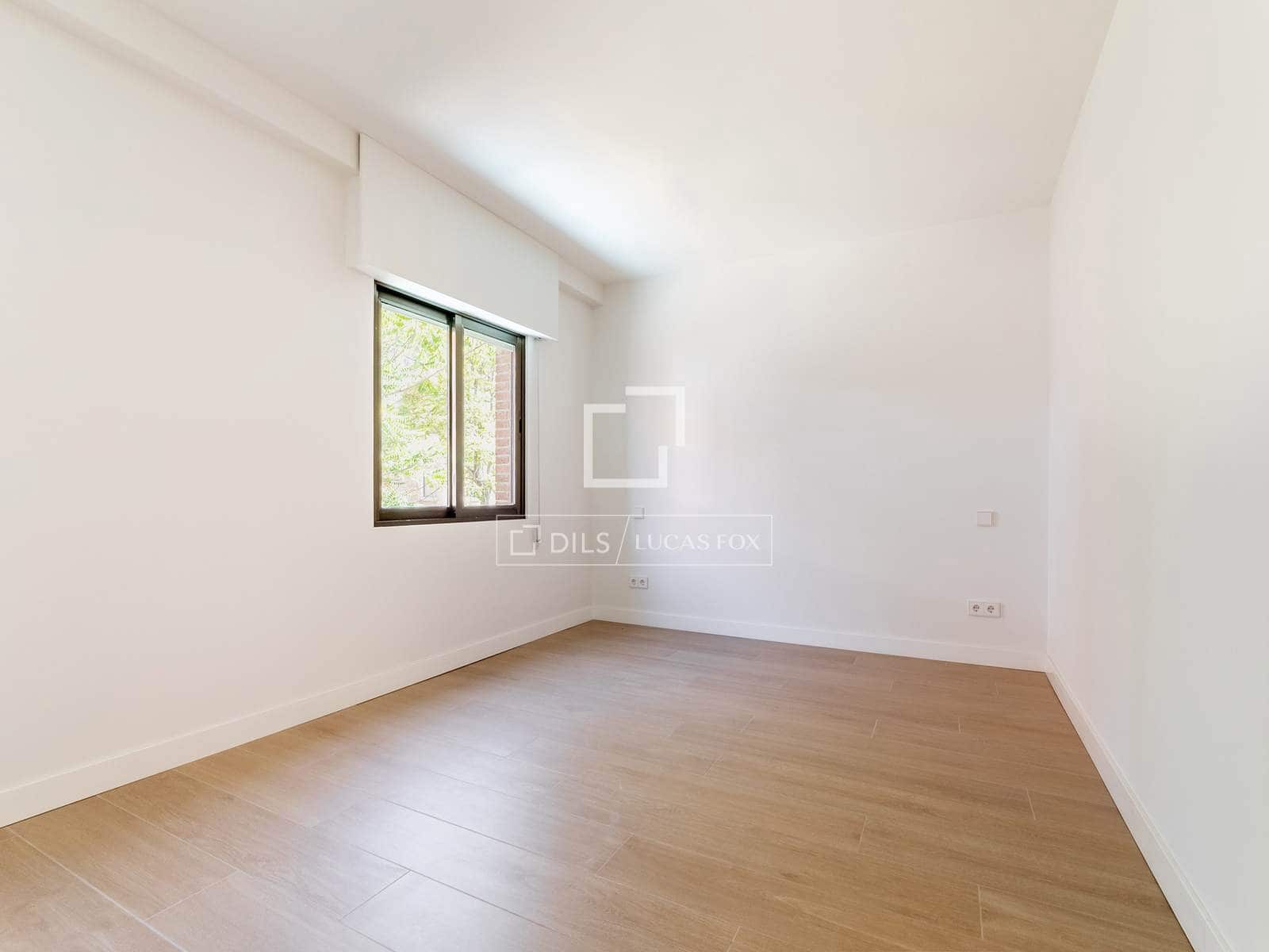 Apartamento de 3 habitaciones en Madrid ciudad en venta con piscina garaje - 1.230.000 € (Ref: 9990892)