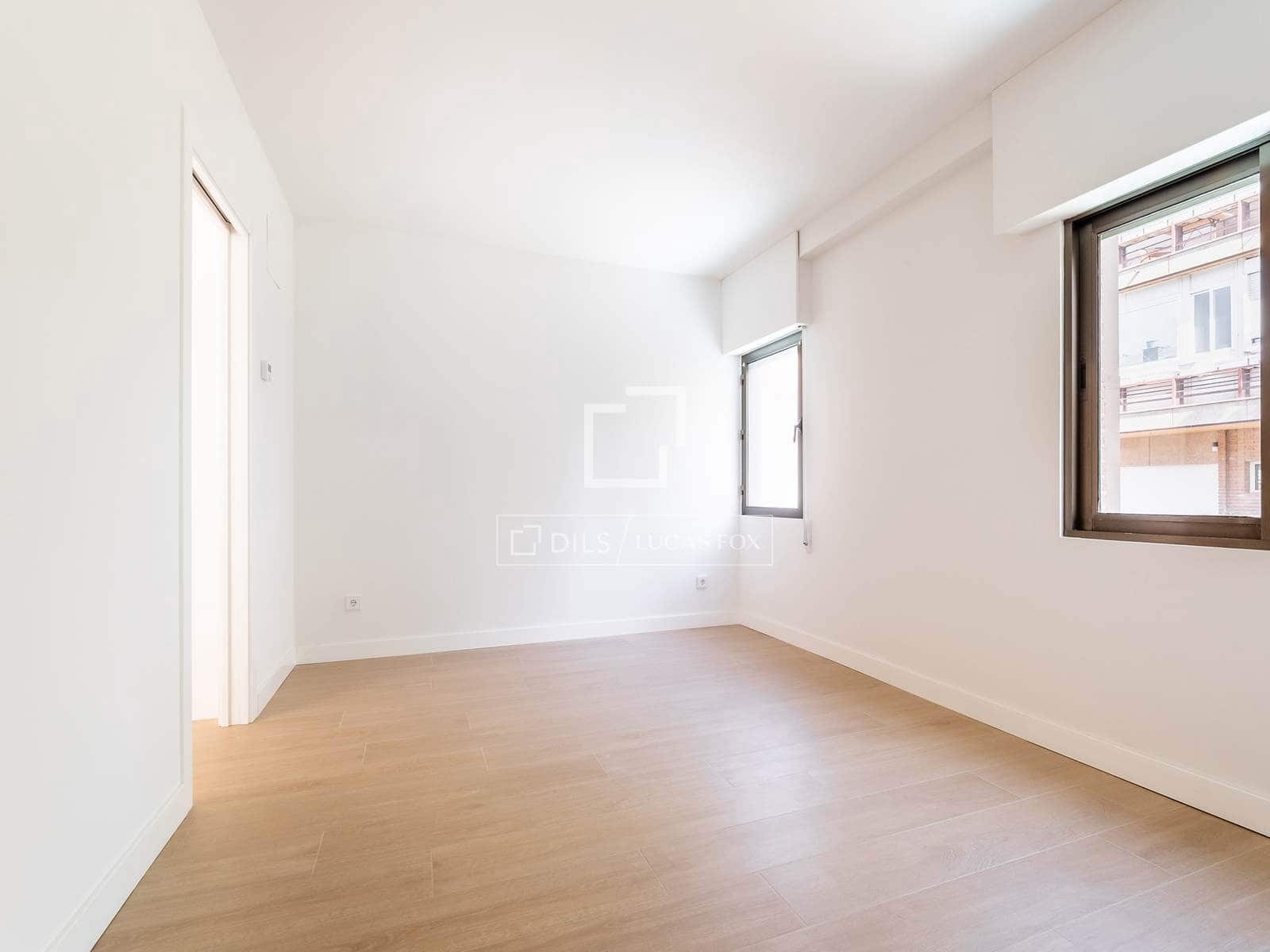 Apartamento de 3 habitaciones en Madrid ciudad en venta con piscina garaje - 1.230.000 € (Ref: 9990892)