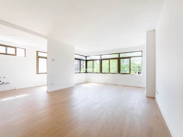 3 soverom Leilighet til salgs i Madrid by med svømmebasseng garasje - € 1 290 000 (Ref: 9990892)