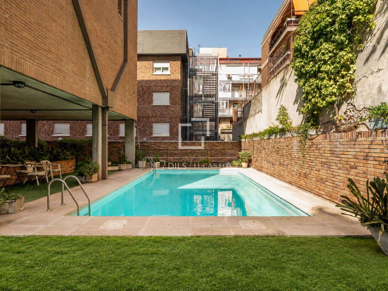 Apartamento de 3 habitaciones en Madrid ciudad en venta con piscina garaje - 1.230.000 € (Ref: 9990892)