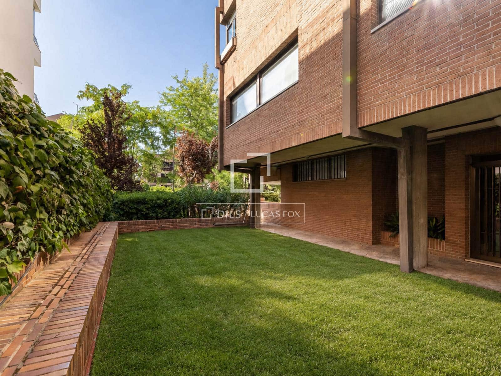 Apartamento de 3 habitaciones en Madrid ciudad en venta con piscina garaje - 1.230.000 € (Ref: 9990892)