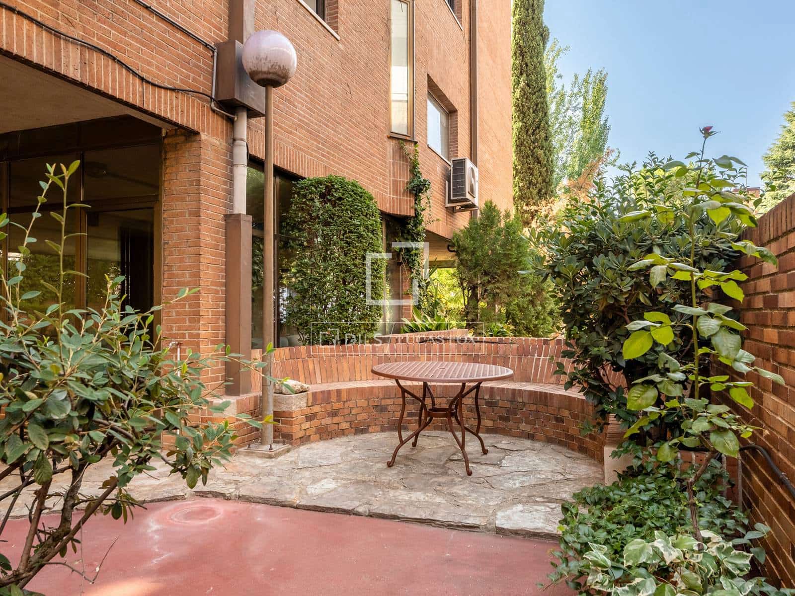 Apartamento de 3 habitaciones en Madrid ciudad en venta con piscina garaje - 1.230.000 € (Ref: 9990892)