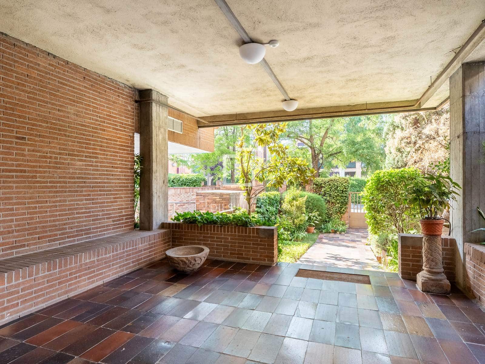Apartamento de 3 habitaciones en Madrid ciudad en venta con piscina garaje - 1.230.000 € (Ref: 9990892)