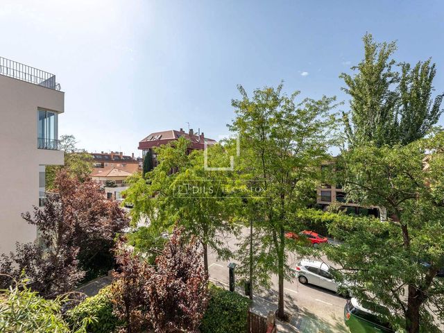 3 camera da letto Appartamento in vendita in Madrid città con piscina garage - 1.230.000 € (Rif: 9990892)