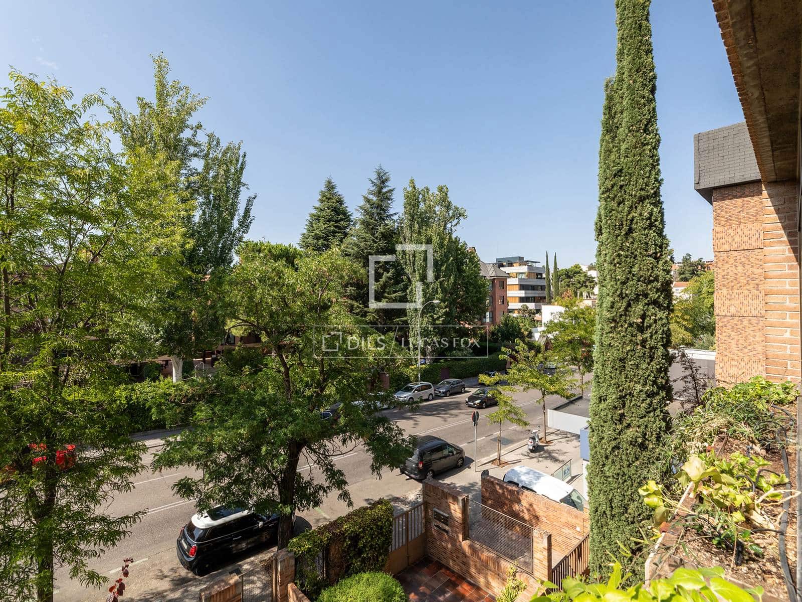 Apartamento de 3 habitaciones en Madrid ciudad en venta con piscina garaje - 1.230.000 € (Ref: 9990892)