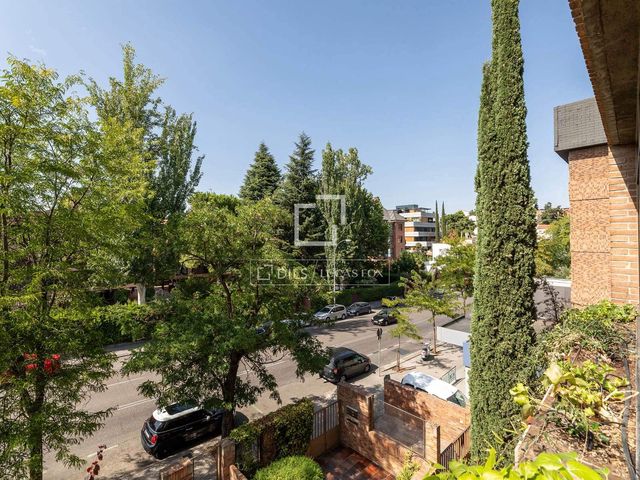 3 camera da letto Appartamento in vendita in Madrid città con piscina garage - 1.230.000 € (Rif: 9990892)