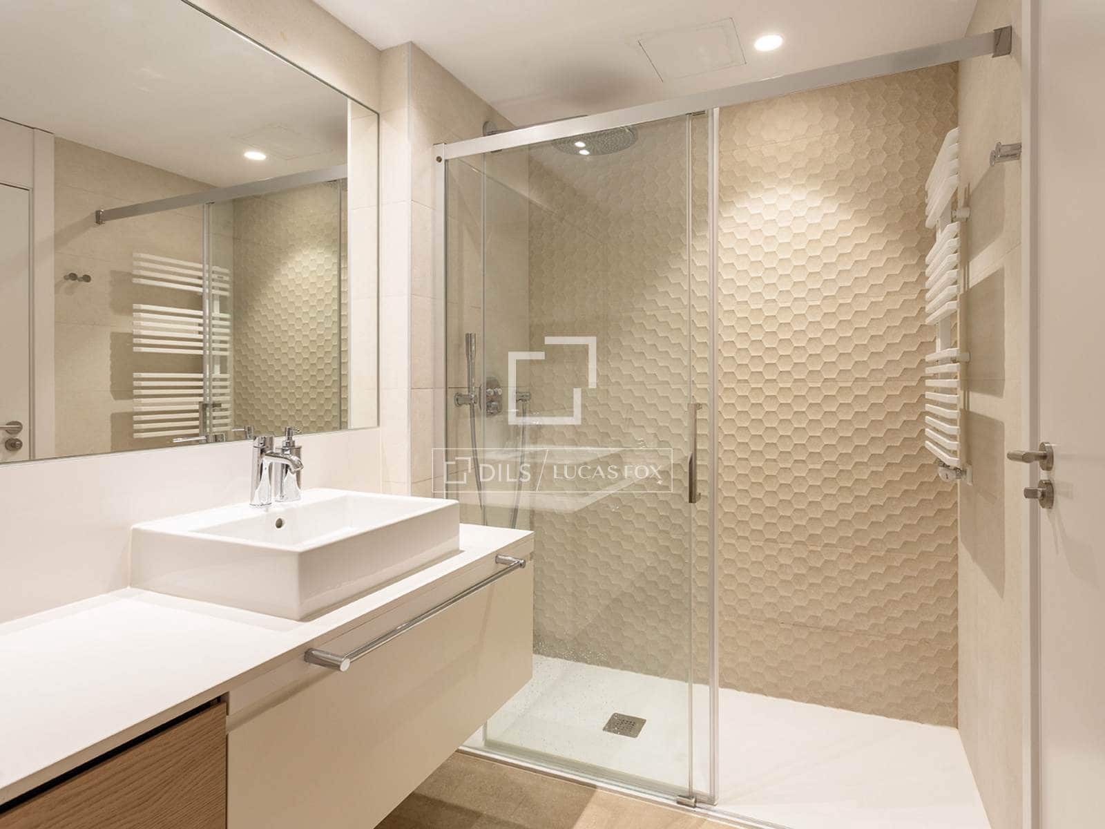 Appartement de 4 chambres à louer à Barcelone ville avec piscine garage - 4 650 € (Ref: 9990922)