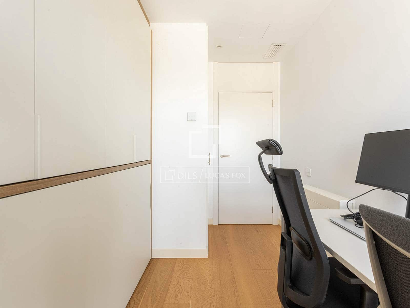 Appartement de 4 chambres à louer à Barcelone ville avec piscine garage - 4 650 € (Ref: 9990922)