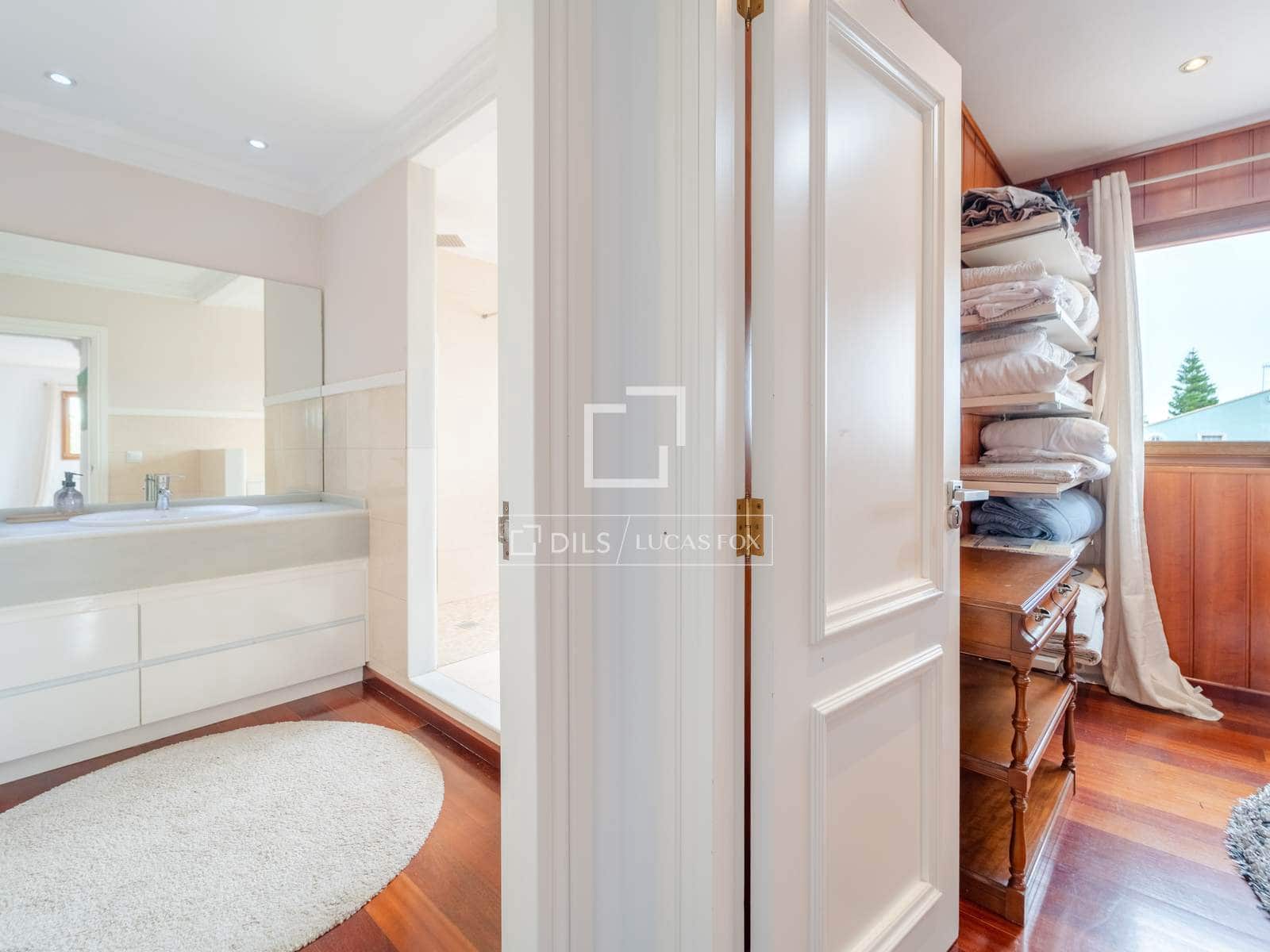 Villa/Maison de 8 chambres à louer à Burjassot avec piscine - 5 500 € (Ref: 9990923)